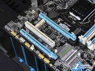 昂達Z87U魔固版 顯卡插槽圖 