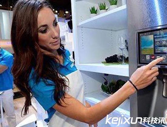 三星土豪冰箱：21.5高清觸屏 還能上網(wǎng)？