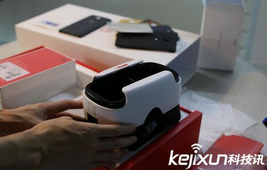 一加3手機已發(fā)布 但一加VR頭盔又來了開箱圖賞