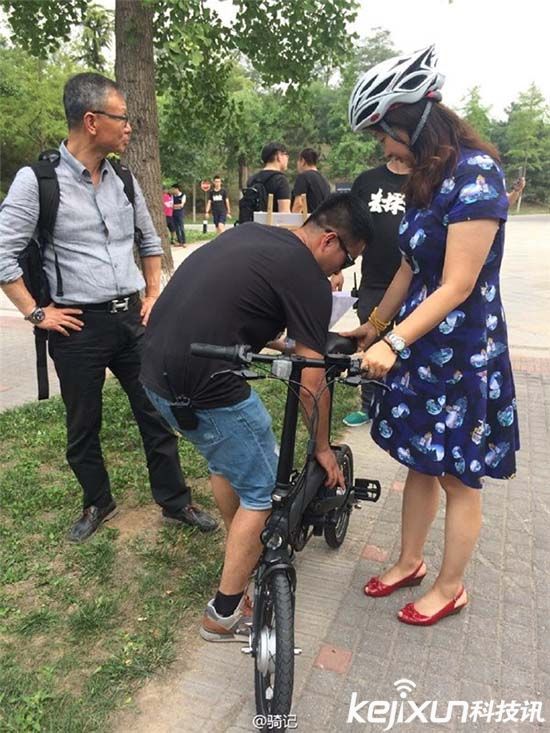 小米智能自行車實拍 小米自行車到底有多大?