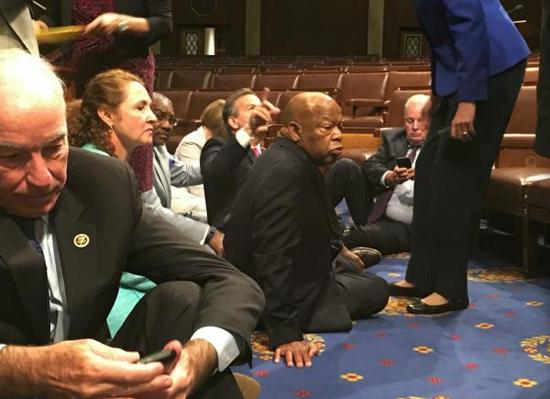 YouTube開試移動(dòng)視頻直播:搜索功能強(qiáng)大是優(yōu)勢(shì)