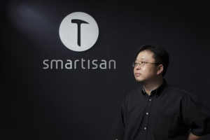 傳錘子T3用上弧形金屬中框 或支持虹膜識(shí)別