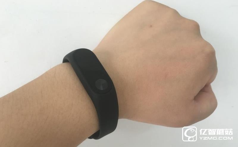 兼顧實用與逼格—小米手環2