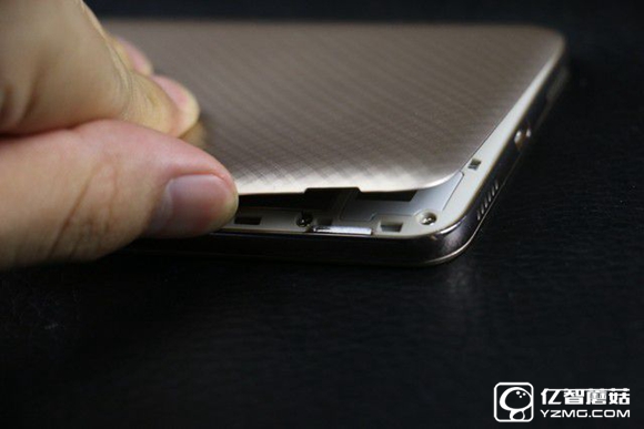 尖phone對(duì)決：榮耀5A PK 紅米Note 3（暫不發(fā)布） 