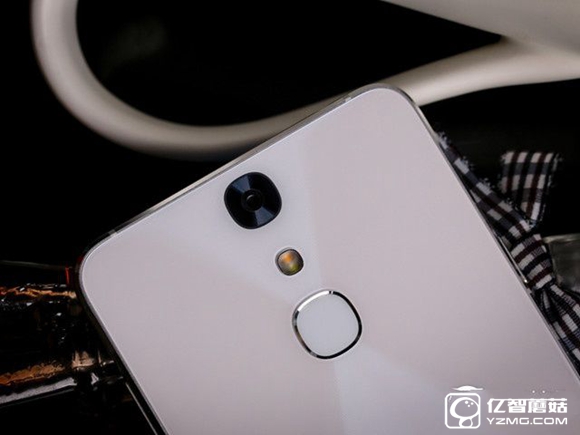 TCL 750拍照新玩法 "Pose美姿"專項評測