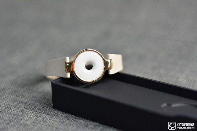 Amazfit月霜圖賞:一言不合就拼顏值