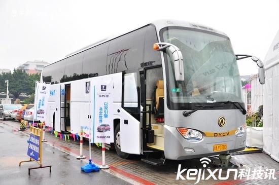 大巴起火致30人遇難 智能大巴車或許成未來首選