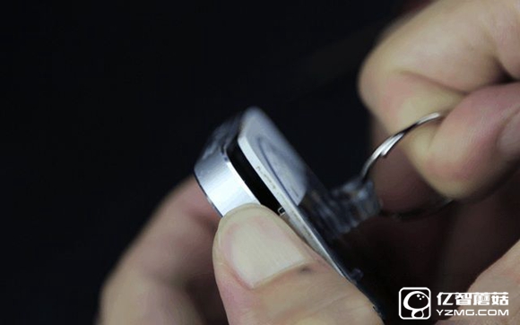 蘋果手機怎么換電池？iPhone5更換電池圖文教程