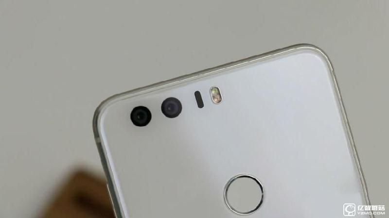 榮耀8上手體驗評測:雙玻璃能否突圍金屬時代?