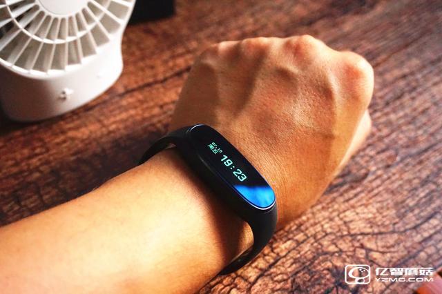 bong 3 HR智能手環首發開箱評測 169的價格和小米手環2比怎樣?