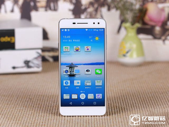 文藝小清新 TCL 750初現(xiàn)手機(jī)報(bào)價(jià)1993元 