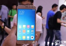 紅米Pro發布會現場實拍：十核處理器金屬機身雙攝像