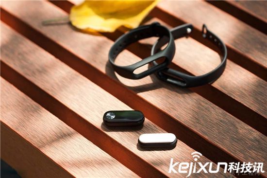 小米手環(huán)2下就能買到！ 但現(xiàn)貨仍不足