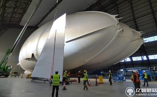 全球最大飛行器：“飛天屁股”首次出棚