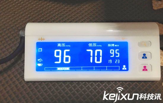 樂心i5s電子血壓儀評測：智能與現(xiàn)實結(jié)合 操作性方便的血壓儀