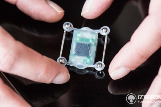 皮膚里植入這個設備 你可能就能看到鬼了