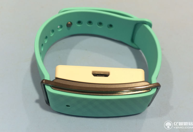 華為榮耀暢玩手環(huán)A1實(shí)物評測+高清圖賞 能夠紫外線監(jiān)測我會(huì)告訴你