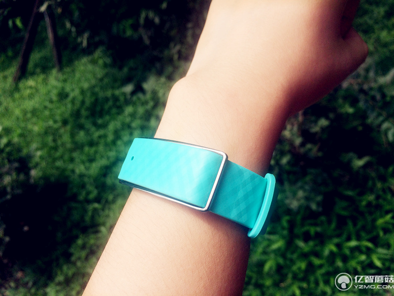 華為榮耀暢玩手環(huán)A1實(shí)物評測+高清圖賞 能夠紫外線監(jiān)測我會(huì)告訴你