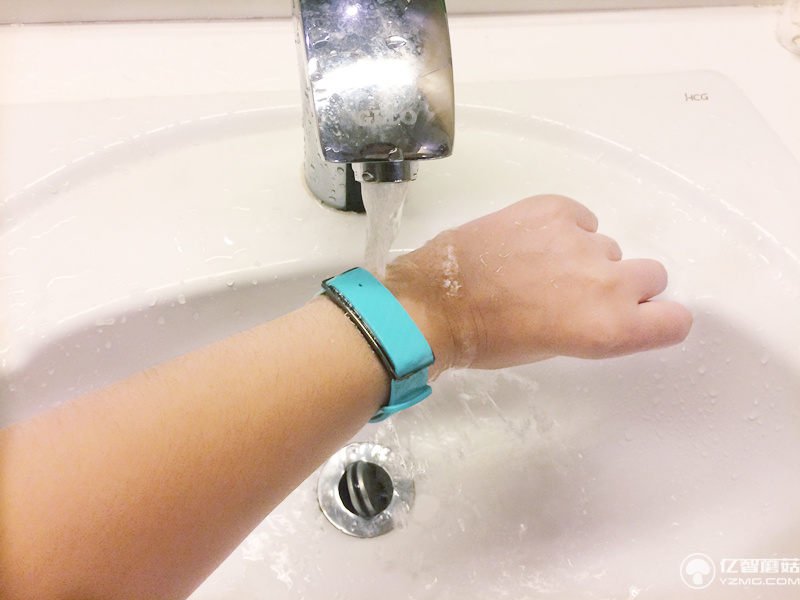 華為榮耀暢玩手環(huán)A1實(shí)物評測+高清圖賞 能夠紫外線監(jiān)測我會(huì)告訴你