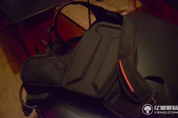 惠普背包電腦試玩:輕薄便攜 但尚為原型