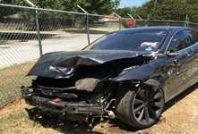 特斯拉又陷風(fēng)波：自動(dòng)駕駛再出事故！