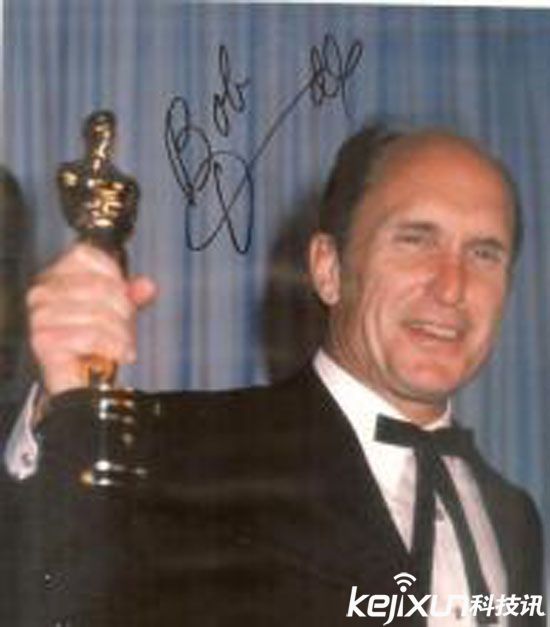 美國(guó)老婦人持槍擊落無(wú)人機(jī) 因其擅闖私人領(lǐng)地