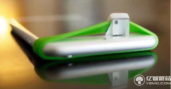 Prismo小棱鏡配件：讓你平著拿手機(jī)也能拍照