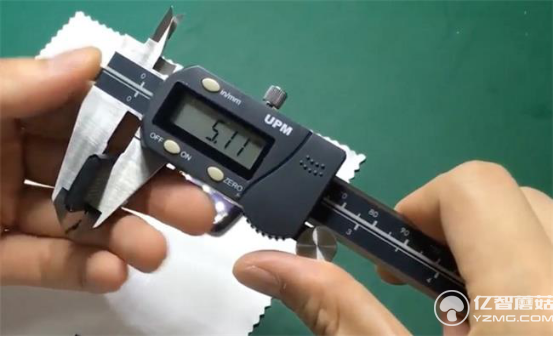 Apple Watch 2精準測量 屏幕更薄電池加厚