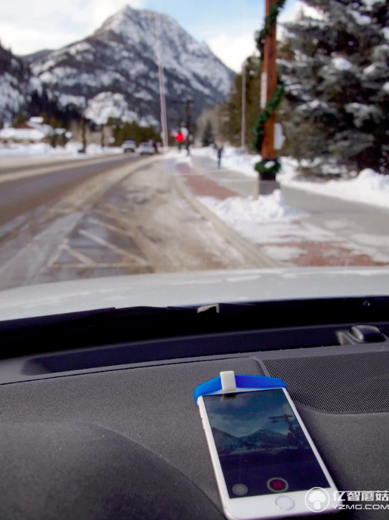 Prismo小棱鏡配件：讓你平著拿手機(jī)也能拍照