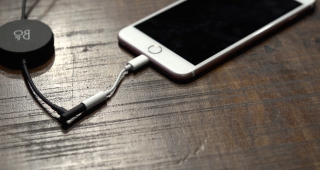 蘋果失誤 iPhone7的Lightning轉耳機轉接器被指容易丟