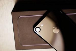 iPhone7 Plus攝像頭附近有電流聲 很影響使用心情