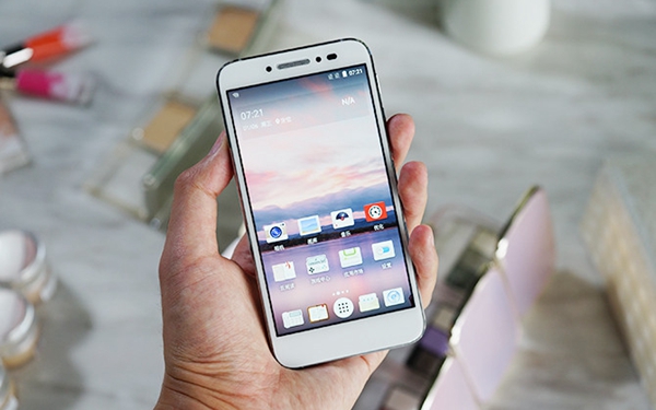 TCL 520正式發(fā)布 售價(jià)1290元