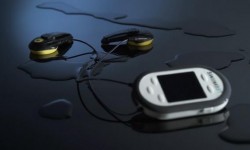 SWIMBOT骨傳導耳機：想學游泳不想請教練這款耳機全搞定