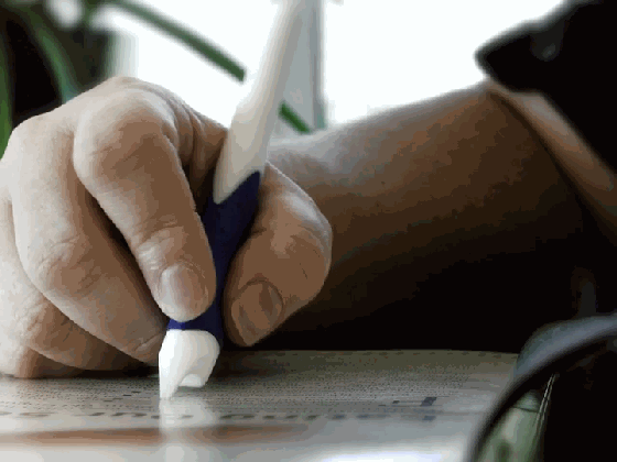 英文看不懂？用這款智能閱讀筆一目十行