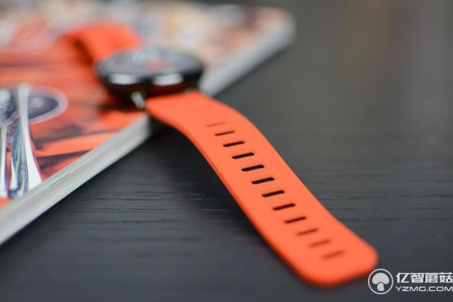 華米AMAZFIT運動手表評測：小米手環2之后又一爆品？