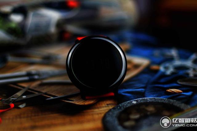 華米AMAZFIT運動手表評測：小米手環2之后又一爆品？