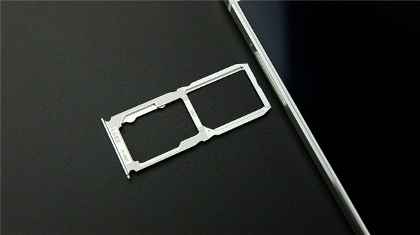 iPhone將支持雙卡雙 蘋果已申請專利