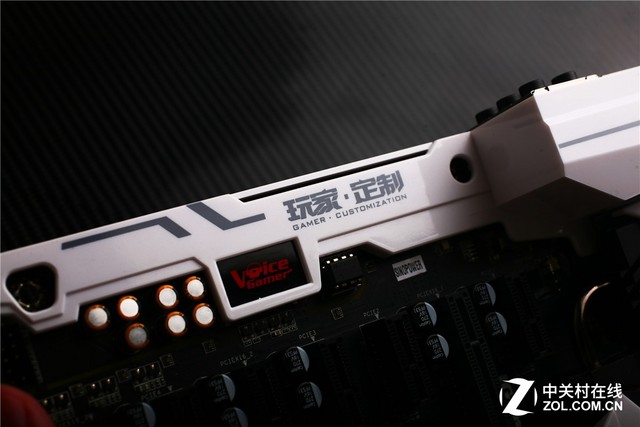 碳纖維質感圖賞 iGameZ170烈焰戰神X 