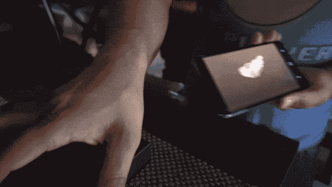 想要手機(jī)變成全息投影儀? 看看這款智能工具