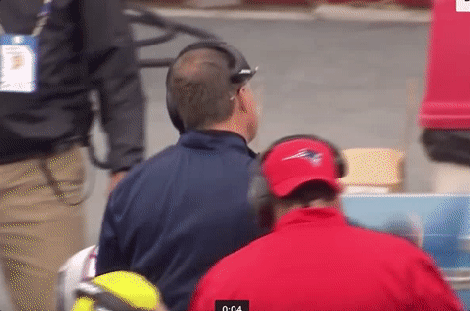 心疼微軟 NFL愛國者隊(duì)教練怒砸Surface