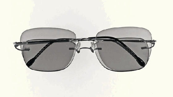 自動調節顏色和透明度的眼鏡 ?？嶙o眼都用得上