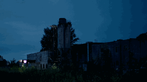 牛人給無人機配上1000w超亮LED燈 可夜間搜救