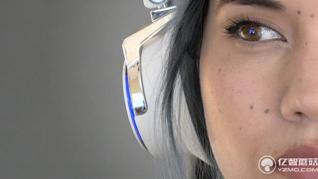 這個裝置只需要三步 就能把無線耳機變音箱