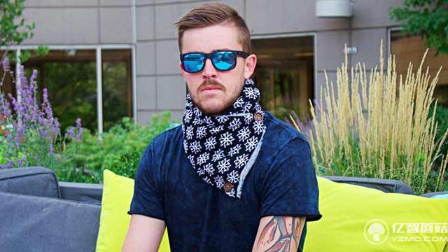 單身狗凍成雪橇犬？給你能加熱兼做充電寶的圍巾