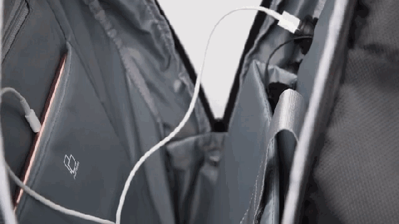 你敢背嗎?15600mAh容量的電池背包還帶仨風扇