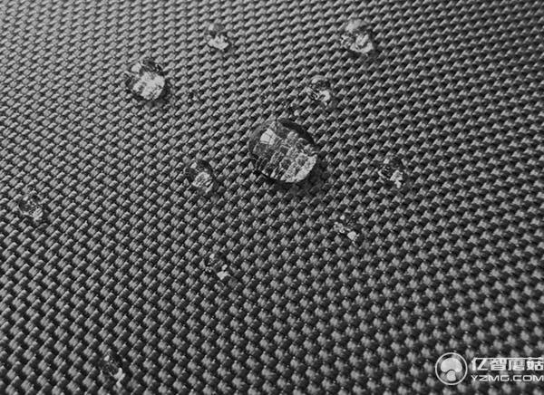 你敢背嗎?15600mAh容量的電池背包還帶仨風扇