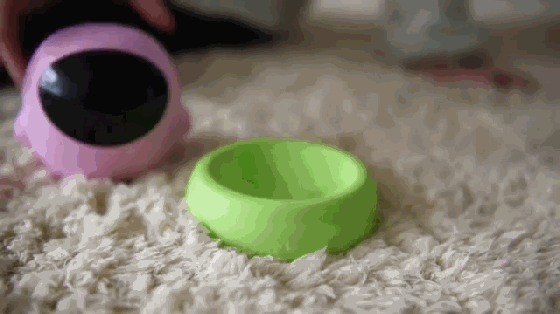 獨生子女太孤單？這個機器人能陪孩子學(xué)習(xí)一起玩