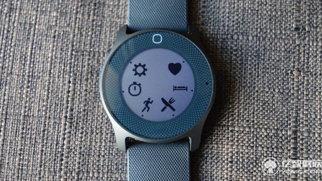 飛利浦Health Watch上手：只專注健康但有點貴