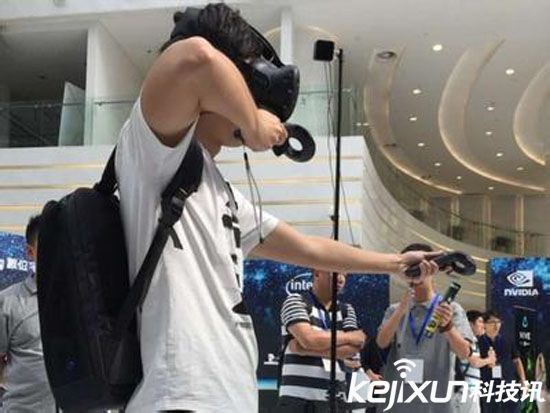 索泰發布背包PC VR神器