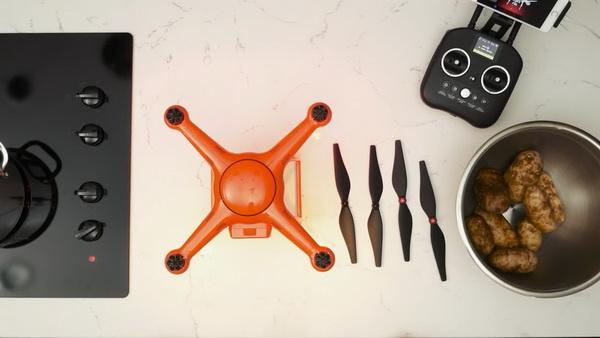 用無人機做感恩節晚餐！哥們你確定你敢吃？